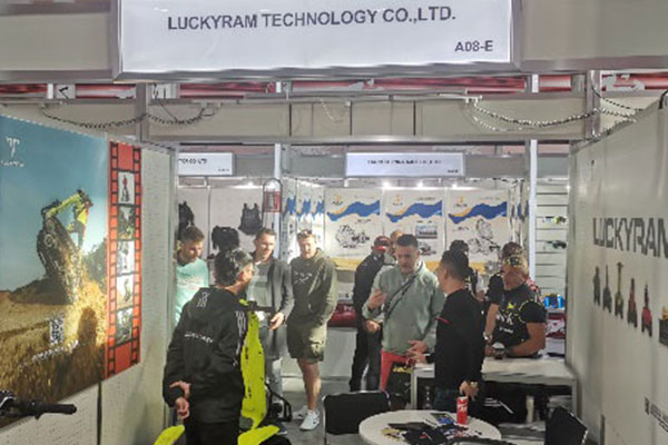 EICMA အတွက် EICMA TATV Tank ကိုပြသခဲ့သည်