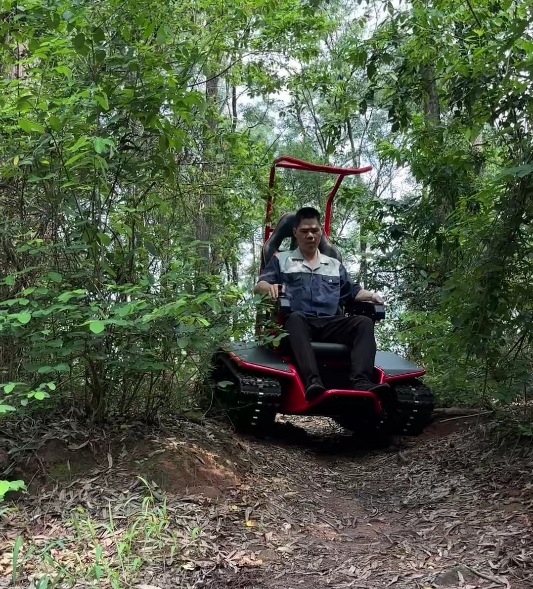 72V လစ်သီယမ်ဘက်ထရီ Dual Track Wheelchair၊ မြေပြင်တူးလ်အားလုံးအတွက် သင့်လျော်သည်။