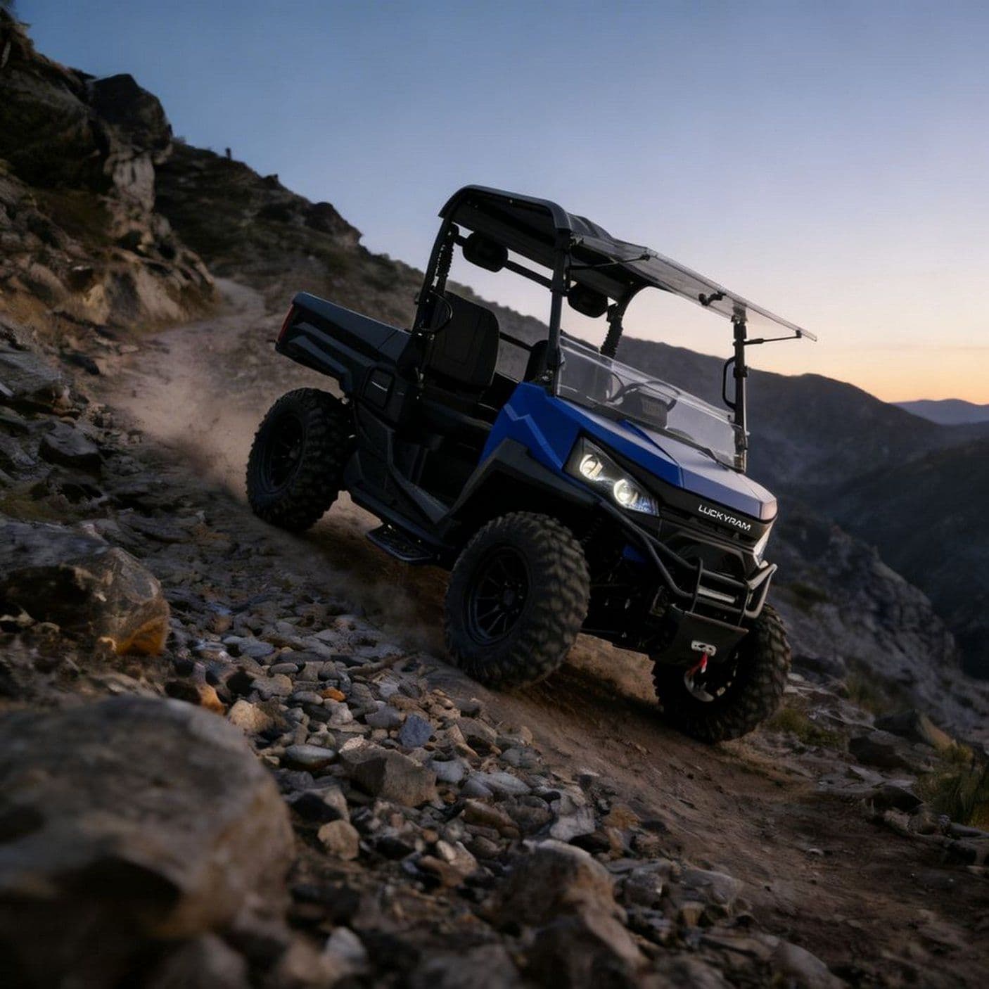 73.6V လျှပ်စစ် UTV 4WD EPS စတီယာရင် 20KW Peak Power အမဲလိုက်ခြင်း။